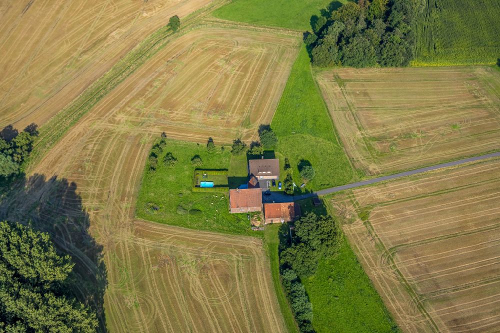 Luftbild Roland - Gehöft und Bauernhof in Roland im Bundesland Nordrhein-Westfalen, Deutschland