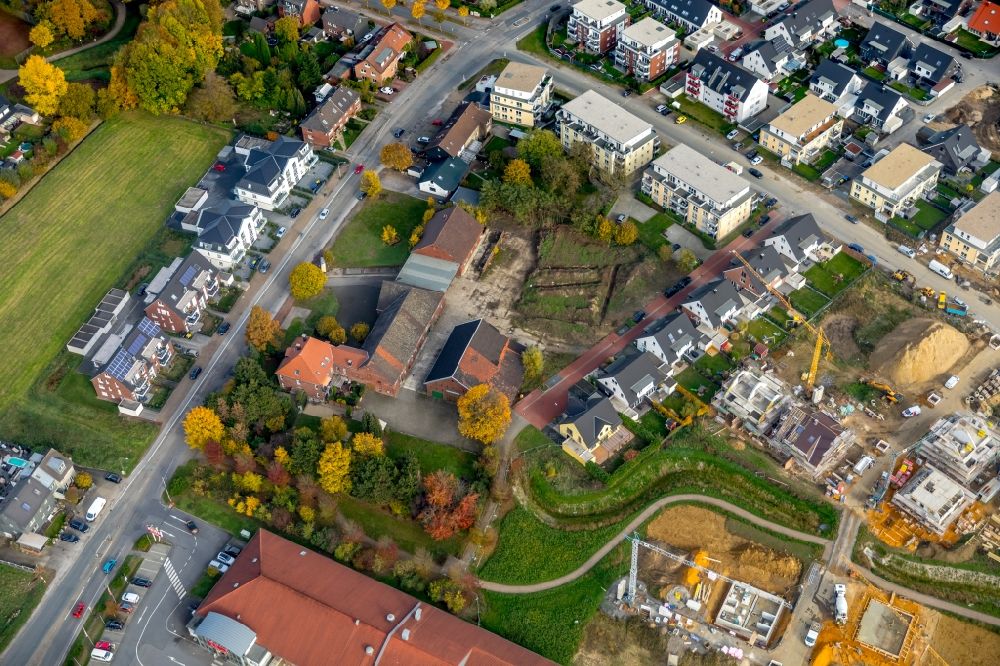 Luftaufnahme Bottrop - Gehöft eines ehemaligen Bauernhofes an der Hackfurthstraße in Bottrop im Bundesland Nordrhein-Westfalen, Deutschland
