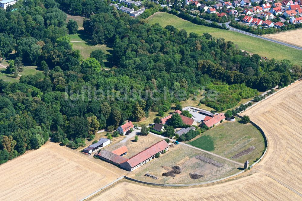 Luftaufnahme Werneck - Gehöft eines Bauernhofes am Schlosspark in Werneck im Bundesland Bayern, Deutschland