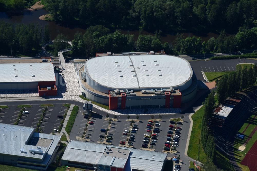 Luftbild Karlovy Vary - Karlsbad - Gelände der Arena KV Arena, Ltd. in Karlovy Vary - Karlsbad in Cechy - Böhmen, Tschechien