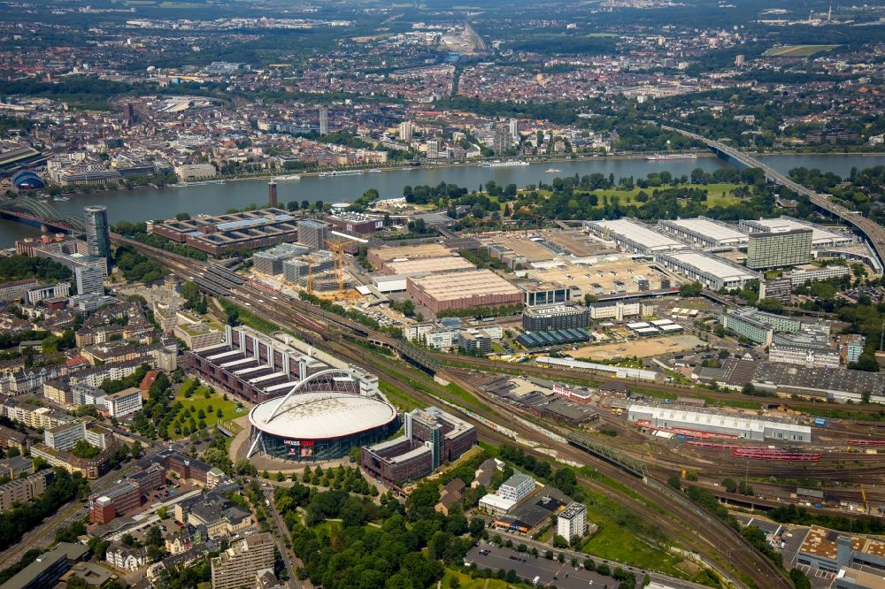 Köln aus der Vogelperspektive: Gelände der Arena Lanxess Arena in Köln im Bundesland Nordrhein-Westfalen - NRW, Deutschland