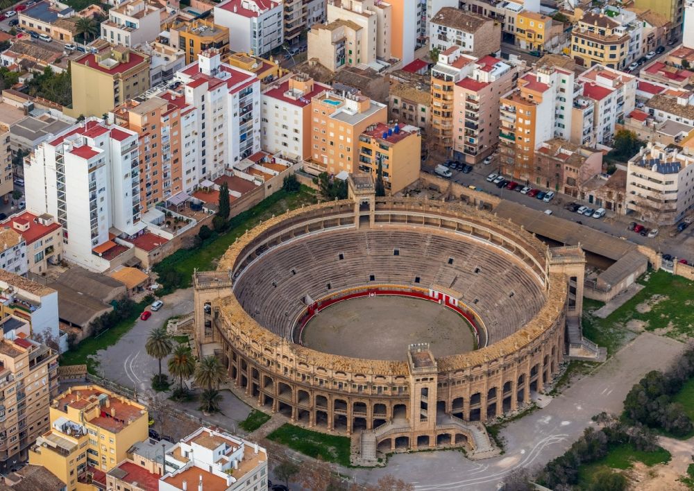 Luftaufnahme Palma - Gelände der Arena Plaça de toros de Palma im Ortsteil Nord in Palma in Balearische Insel Mallorca, Spanien