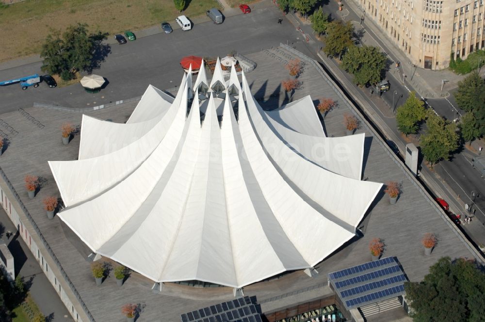 Luftbild Berlin - Gelände der Arena Tempodrom an der Möckernstraße im Ortsteil Kreuzberg in Berlin, Deutschland