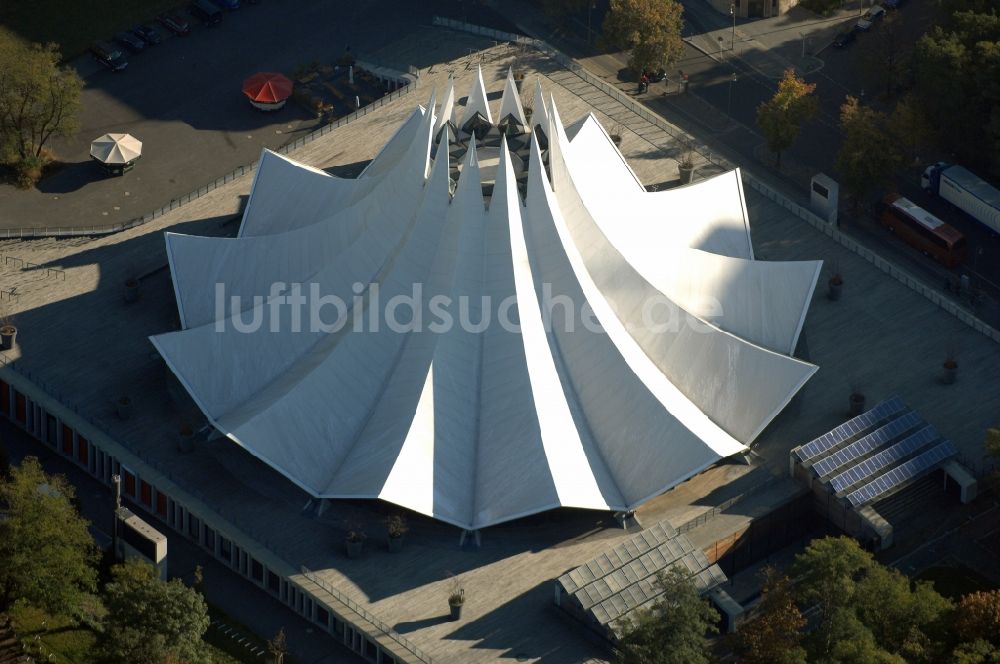Luftbild Berlin - Gelände der Arena Tempodrom an der Möckernstraße im Ortsteil Kreuzberg in Berlin, Deutschland