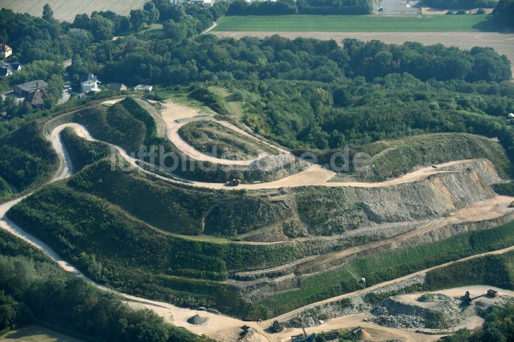 Emplede von oben - Gelände der aufgeschütteten Mülldeponie in Emplede im Bundesland Niedersachsen