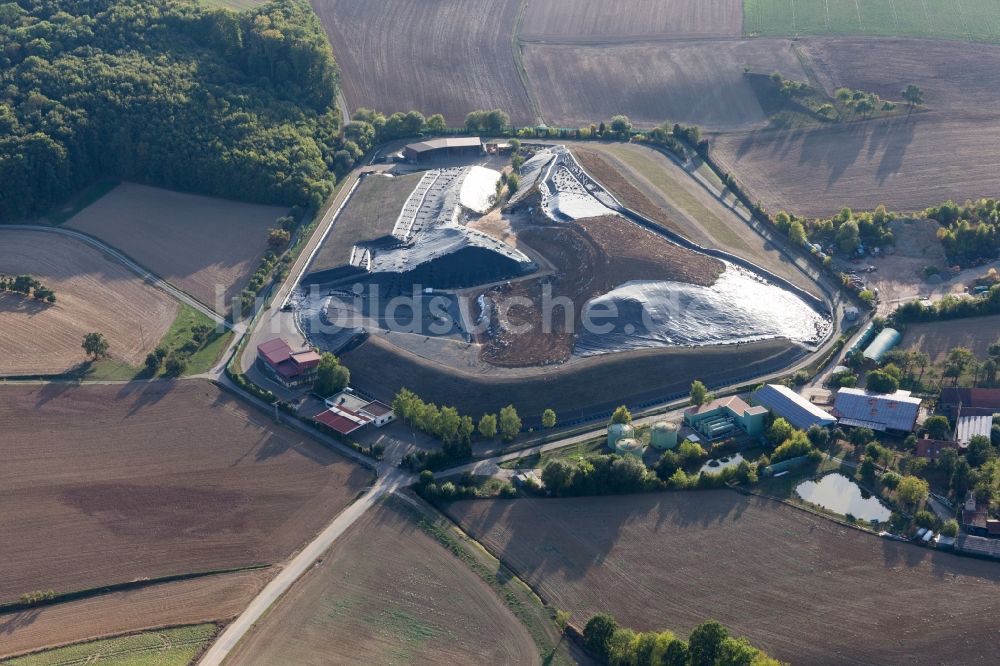 Luftbild Billigheim - Gelände der aufgeschütteten Mülldeponie der Him Gmbh in Billigheim im Bundesland Baden-Württemberg, Deutschland