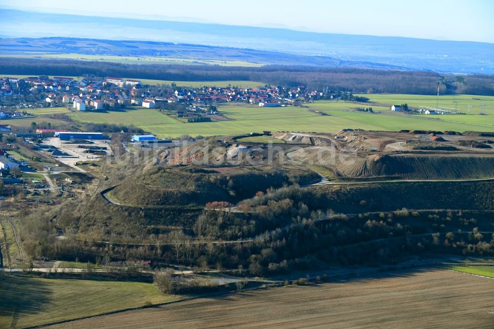 Luftbild Menteroda - Gelände der aufgeschütteten Mülldeponie im Ortsteil Urbach in Menteroda im Bundesland Thüringen, Deutschland