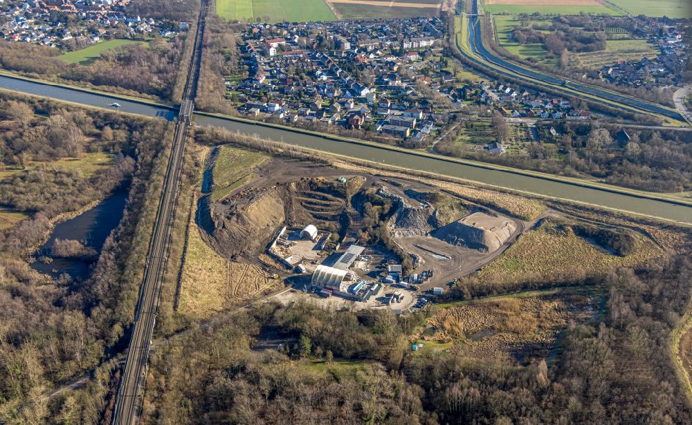 Lünen aus der Vogelperspektive: Gelände der aufgeschütteten Mülldeponie Wertstoffzentrum Nord Luenen in Lünen im Bundesland Nordrhein-Westfalen, Deutschland