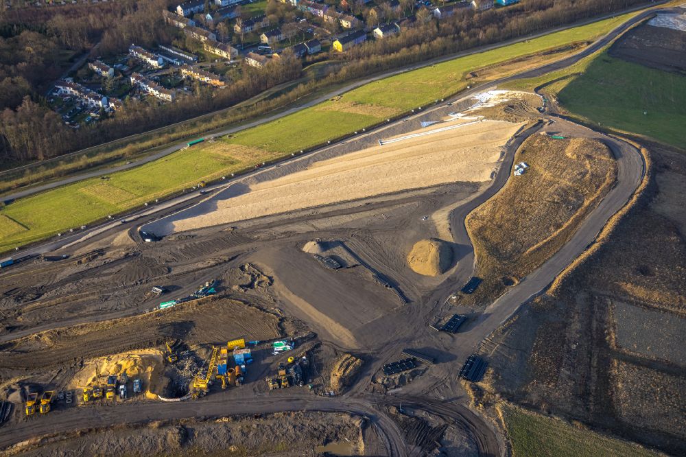 Luftbild Gelsenkirchen - Gelände der aufgeschütteten Mülldeponie Zentraldeponie Emscherbruch (ZDE) in Gelsenkirchen im Bundesland Nordrhein-Westfalen, Deutschland