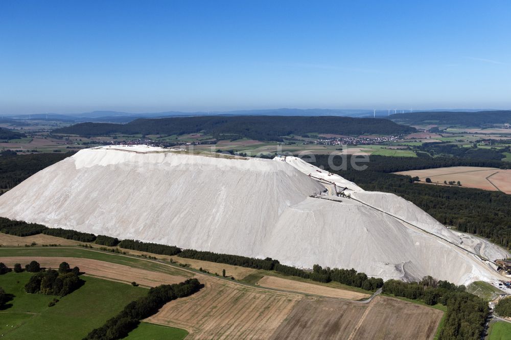 Hohenroda von oben - Gelände der Bergbau- Halde zur Kali- und Salzgewinnung in Hohenroda im Bundesland Hessen, Deutschland