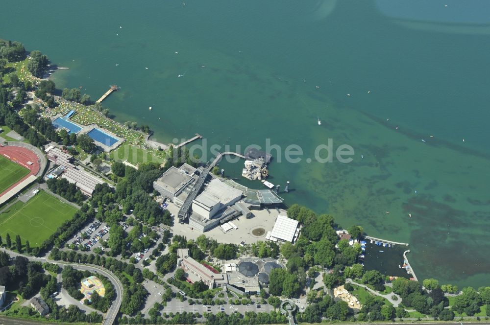 Bregenz aus der Vogelperspektive: Gelände der Bregenzer Festspiele mit der Seebühne am Bodensee in Österreich