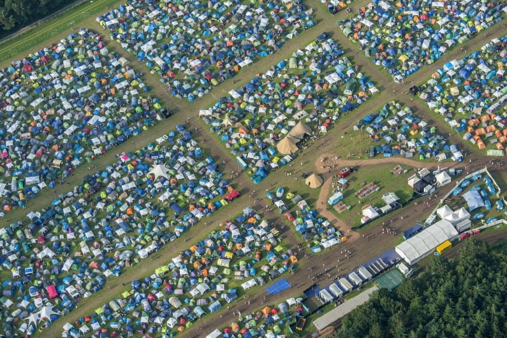 Nordholz aus der Vogelperspektive: Gelände des Deichbrand Festival Musik- Festival in Nordholz im Bundesland Niedersachsen, Deutschland