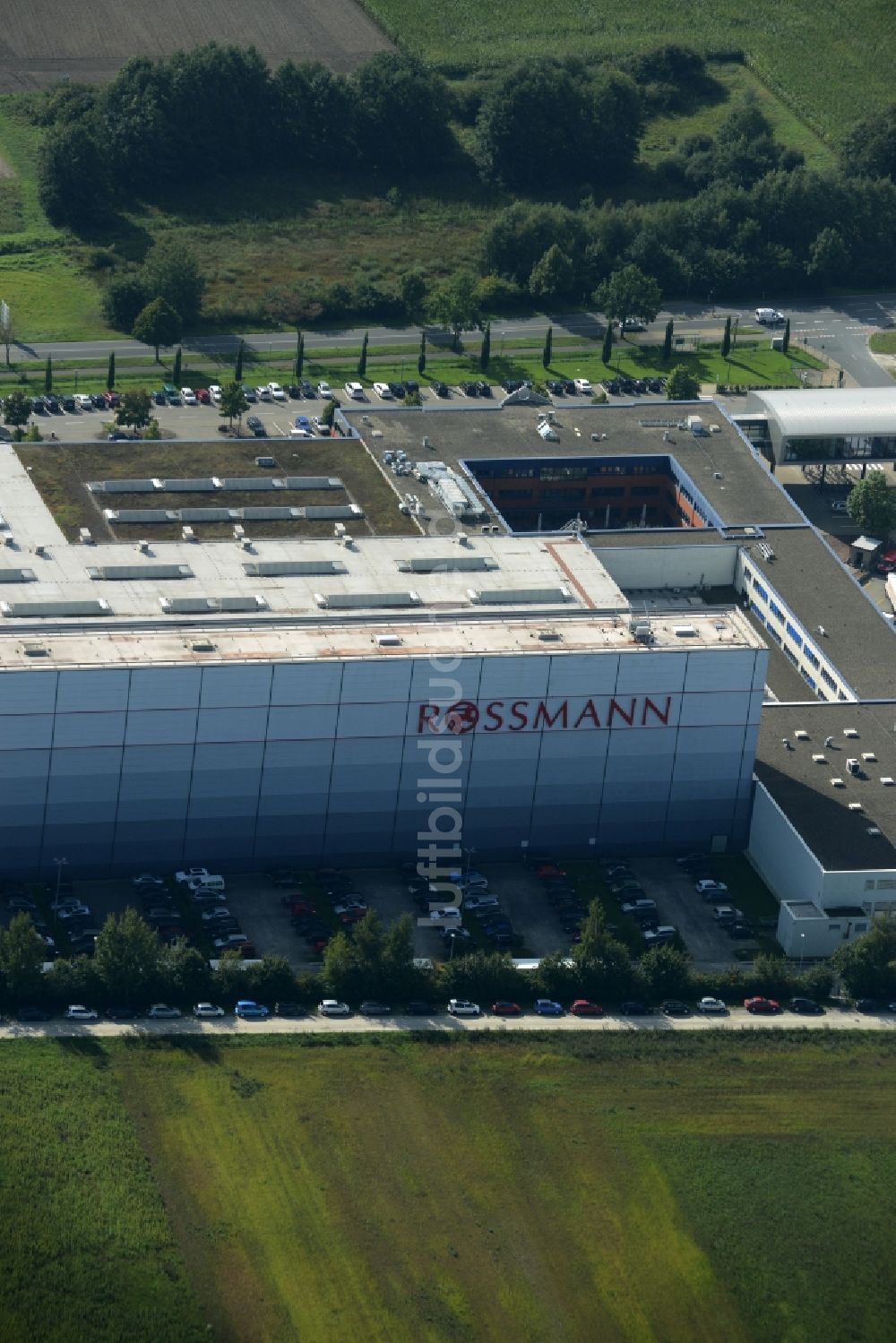 Luftaufnahme Burgwedel - Gelände der Dirk Rossmann GmbH in Burgwedel im Bundesland Niedersachsen
