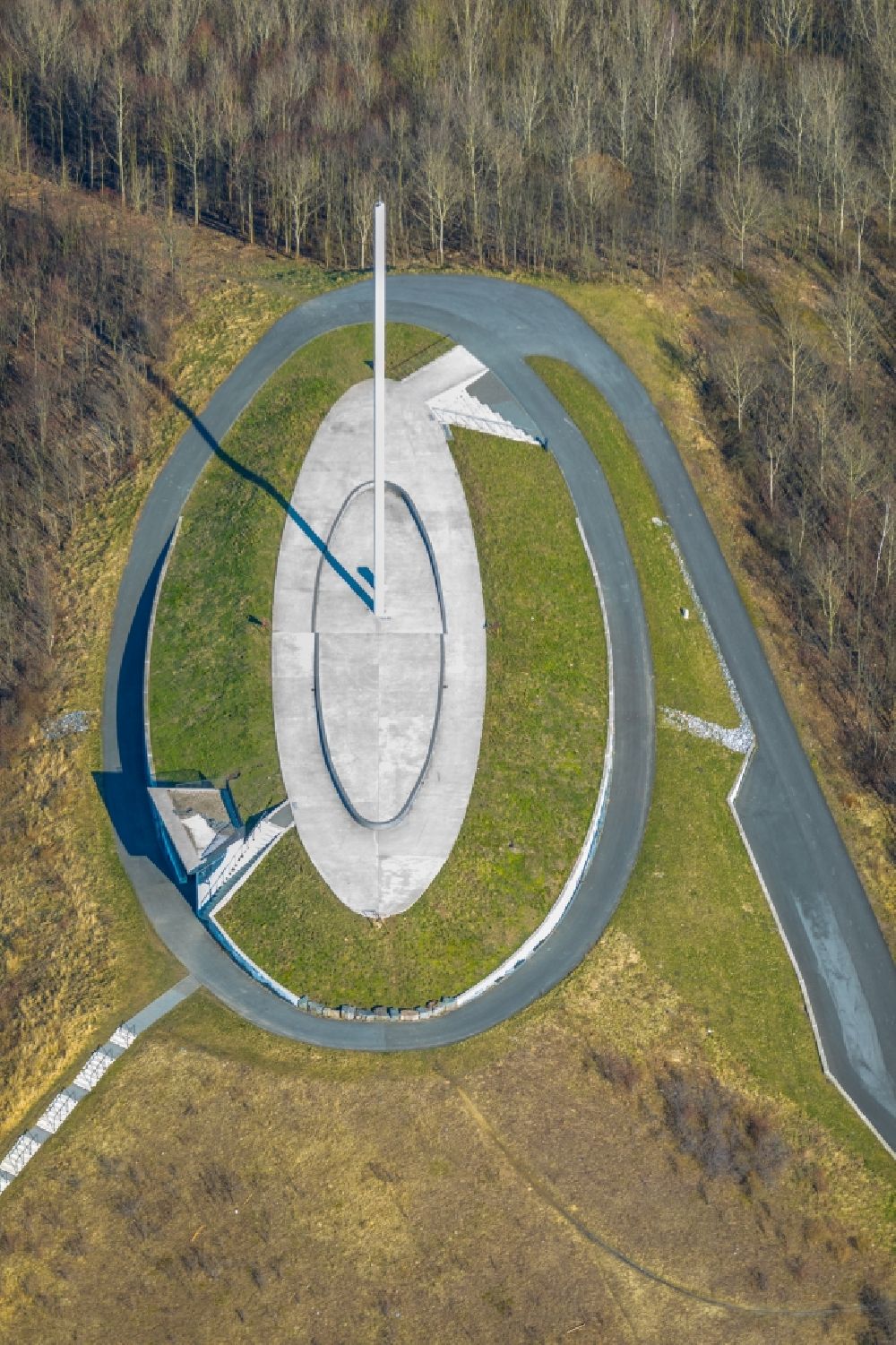 Bergkamen aus der Vogelperspektive: Gelände der ehemaligen Bergbau- Halde Halde Großes Holz in Bergkamen im Bundesland Nordrhein-Westfalen - NRW, Deutschland