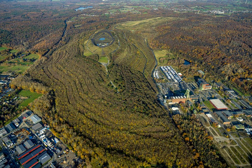 Bottrop aus der Vogelperspektive: Gelände der ehemaligen Bergbau- Halde Haniel in Bottrop im Bundesland Nordrhein-Westfalen