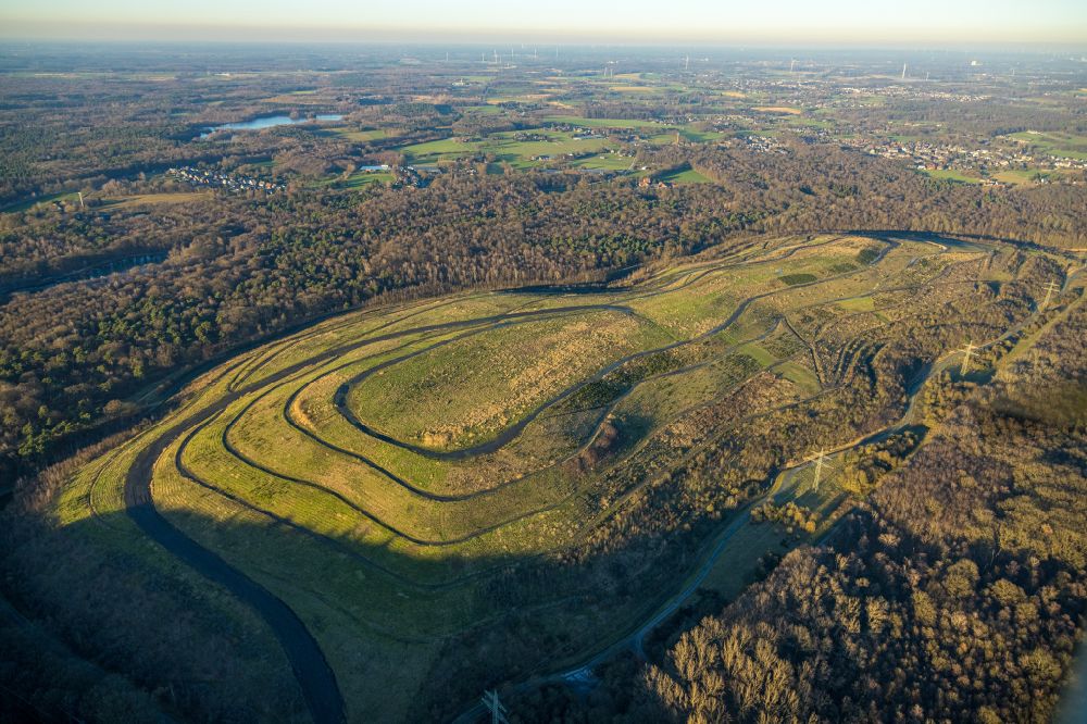 Luftbild Bottrop - Gelände der ehemaligen Bergbau- Halde Schöttelheide in Bottrop im Bundesland Nordrhein-Westfalen