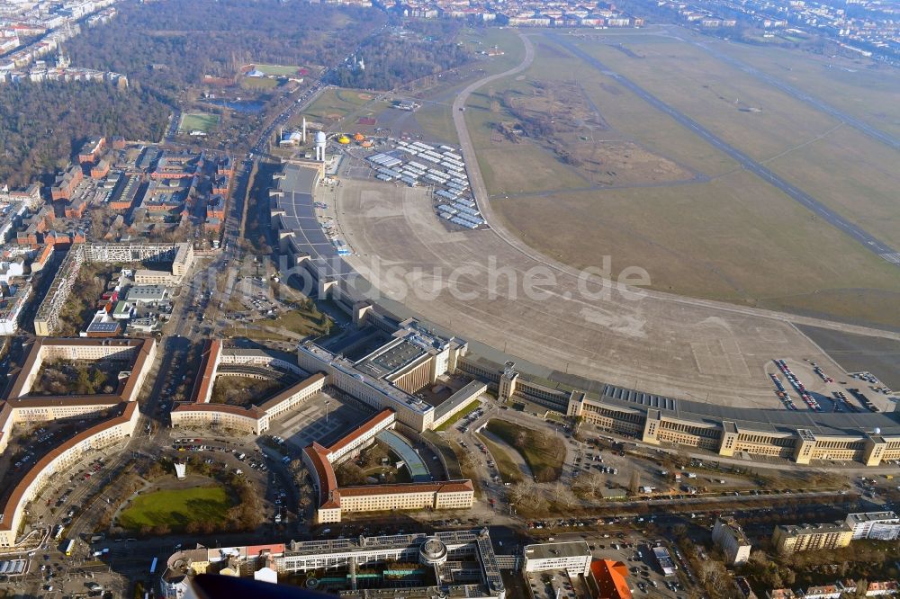 Berlin aus der Vogelperspektive: Gelände des ehemaligen Flughafens Berlin-Tempelhof Tempelhofer Freiheit in Berlin
