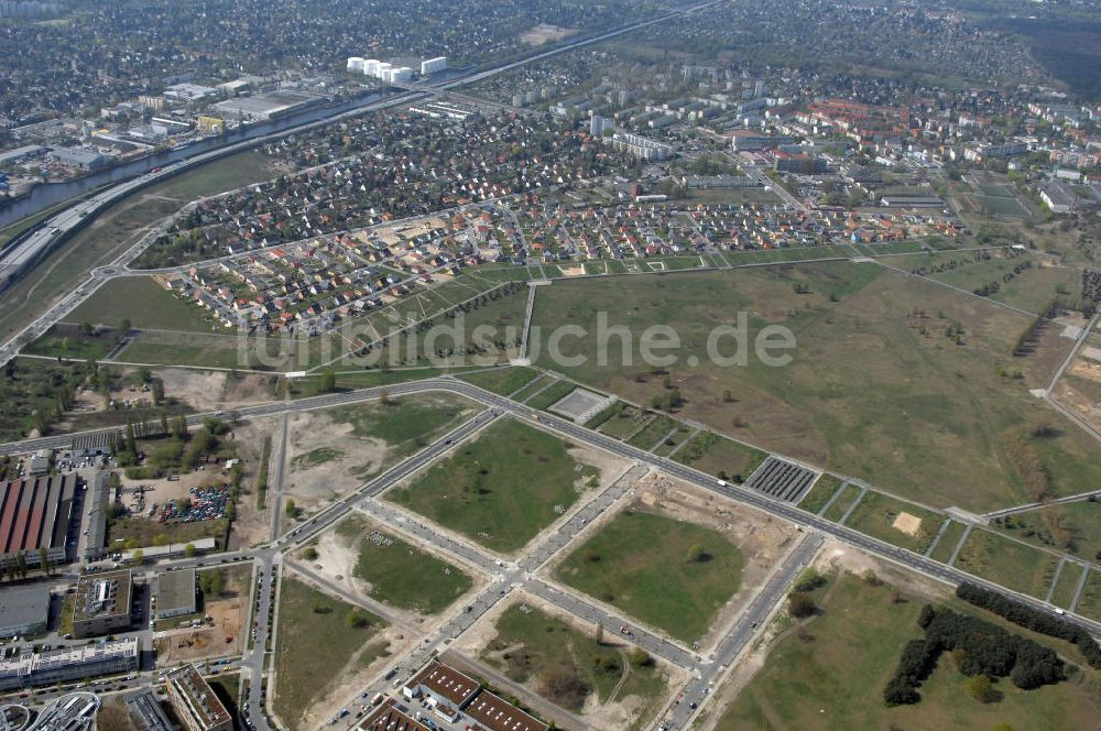 Luftbild Berlin - Gelände vom ehemaligen Flugplatz Johannisthal