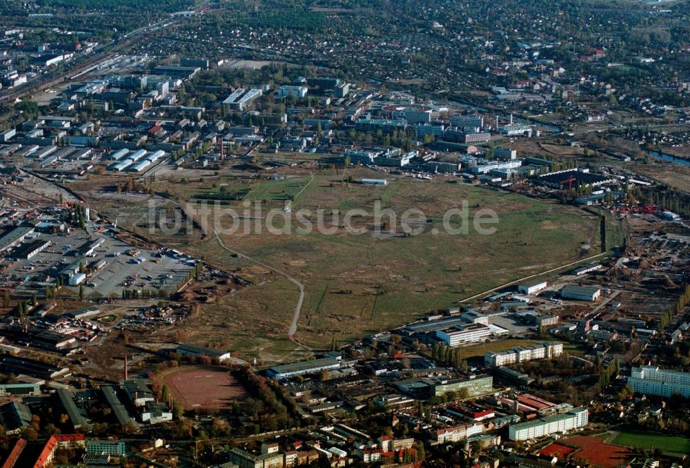 Luftaufnahme Berlin Köpenick - Gelände vom ehemaligen Flugplatz Johannisthal in Berlin