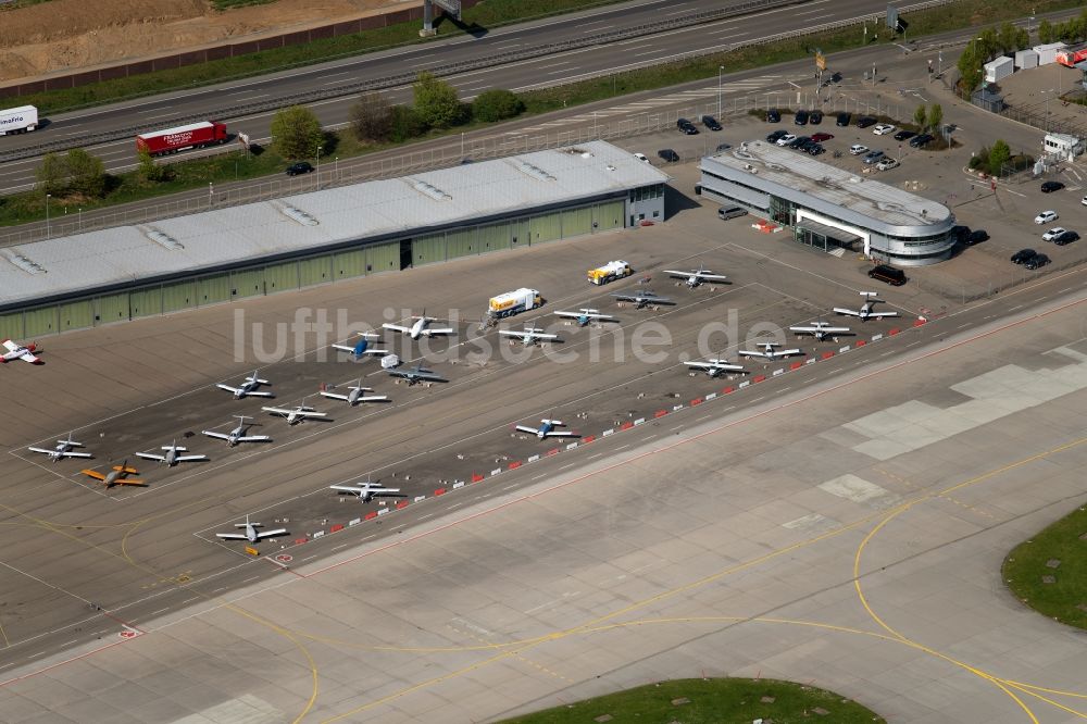 Luftbild Stuttgart - Gelände des Flughafen am APROM Vorfeld und dem Bereich des GAT der General Aviation in Stuttgart im Bundesland Baden-Württemberg