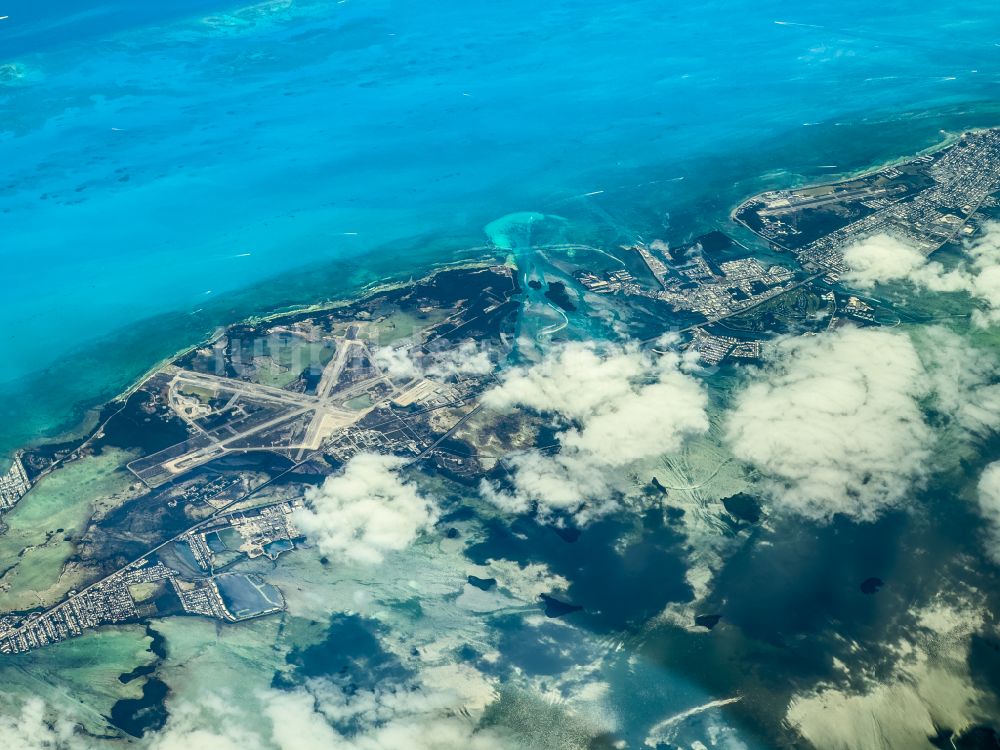 Naval Air Station Key West aus der Vogelperspektive: Gelände des Flughafen Boca Chica Key in Naval Air Station Key West in Florida, USA
