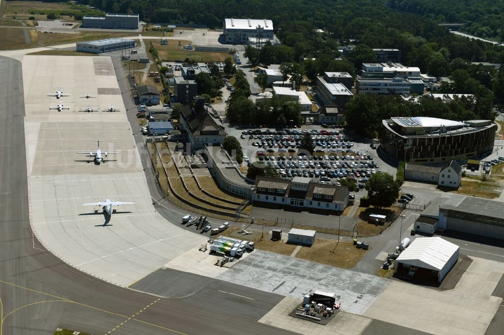 Braunschweig von oben - Gelände des Flughafen Braunschweig-Wolfsburg in Braunschweig im Bundesland Niedersachsen, Deutschland