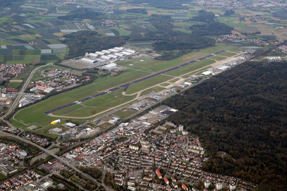 Luftbild Friedrichshafen - Gelände des Flughafen EDNY Bodensee-Airport in Friedrichshafen im Bundesland Baden-Württemberg, Deutschland