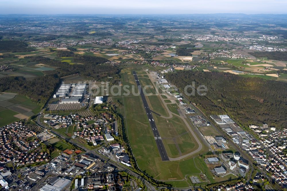 Friedrichshafen aus der Vogelperspektive: Gelände des Flughafen EDNY in Friedrichshafen im Bundesland Baden-Württemberg, Deutschland