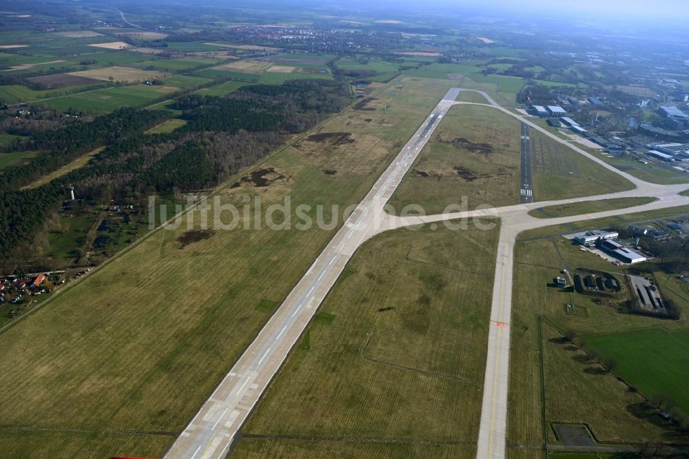 Luftaufnahme Langenhagen - Gelände des Flughafen Hannover in Langenhagen im Bundesland Niedersachsen, Deutschland