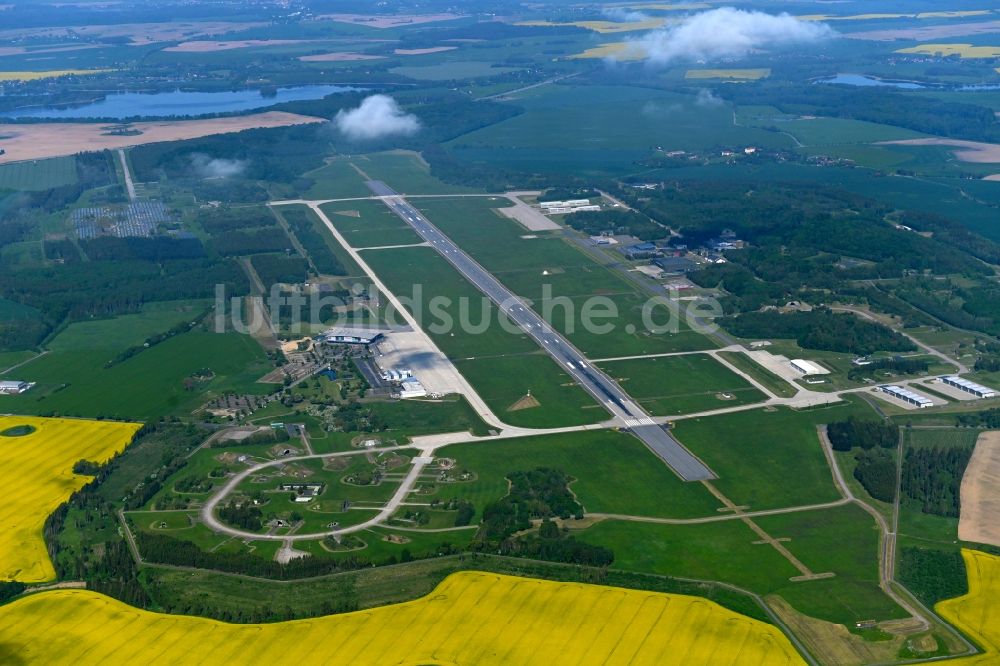 Luftbild Laage - Gelände des Flughafen in Laage im Bundesland Mecklenburg-Vorpommern