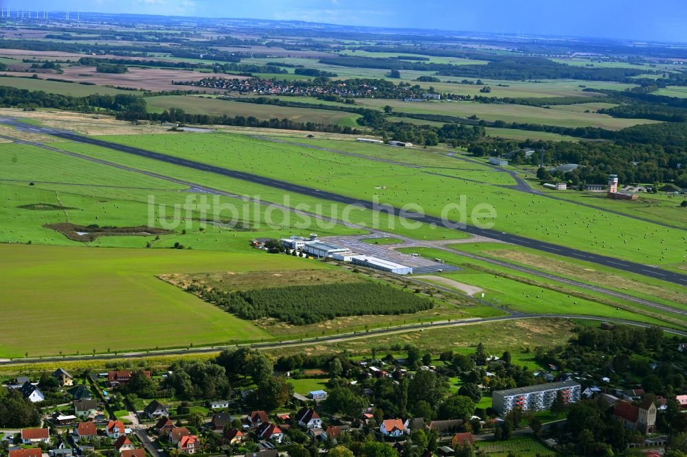 Luftaufnahme Trollenhagen - Gelände des Flughafen Neubrandenburg/Trollenhagen in Trollenhagen im Bundesland Mecklenburg-Vorpommern, Deutschland