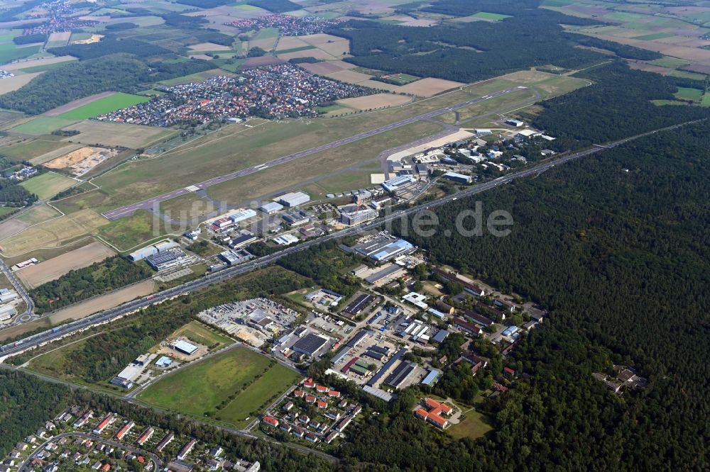 Luftaufnahme Braunschweig - Gelände des Flughafen im Ortsteil Waggum in Braunschweig im Bundesland Niedersachsen, Deutschland