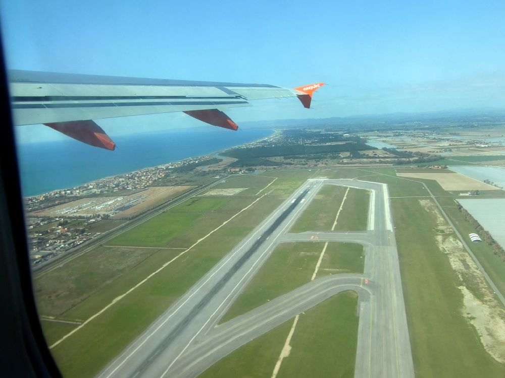 Fiumicino aus der Vogelperspektive: Gelände des Flughafen Rom in Fiumicino in Latium, Italien