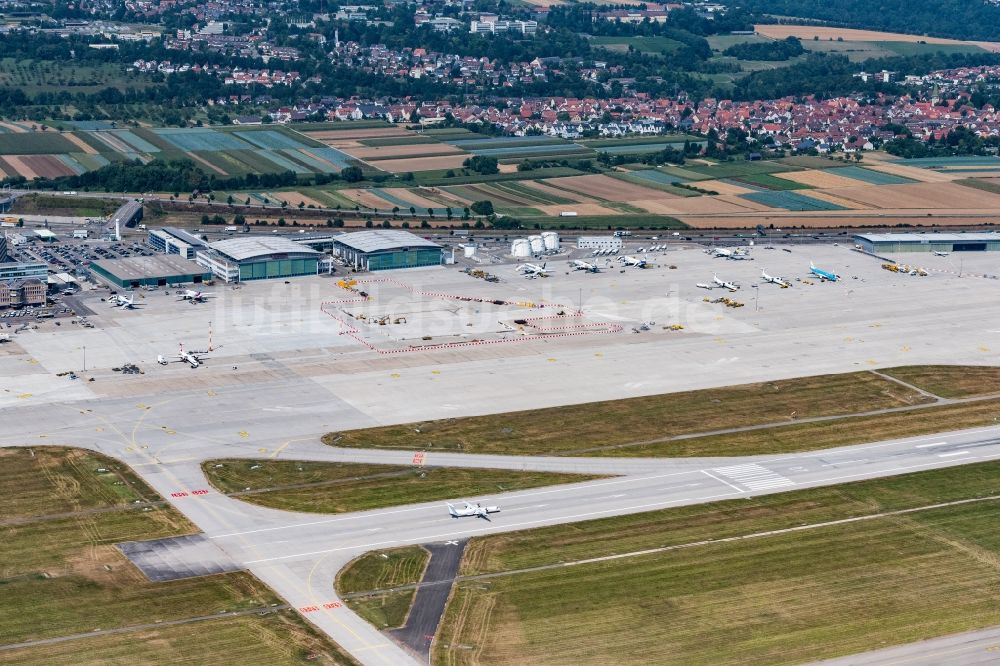 Luftaufnahme Stuttgart - Gelände des Flughafen in Stuttgart im Bundesland Baden-Württemberg, Deutschland