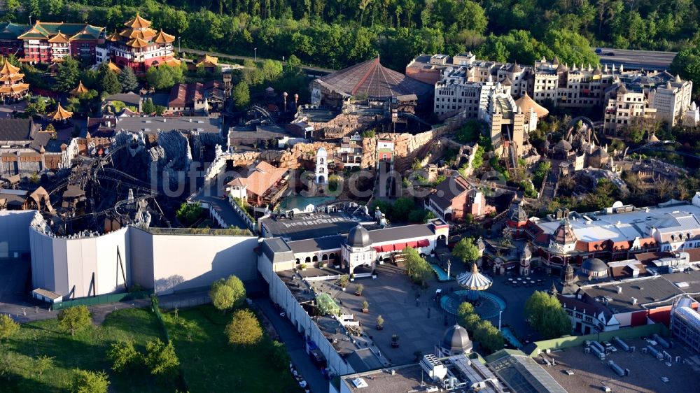 Luftaufnahme Brühl - Gelände des Freizeitpark Phantasialand im Rheinland bei Brühl im Bundesland Nordrhein-Westfalen
