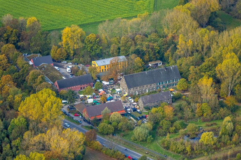 Bergkamen von oben - Gelände der gemeinnützigen Hilfsorganisation Biologische Station Kreis Unna in Bergkamen im Bundesland Nordrhein-Westfalen, Deutschland