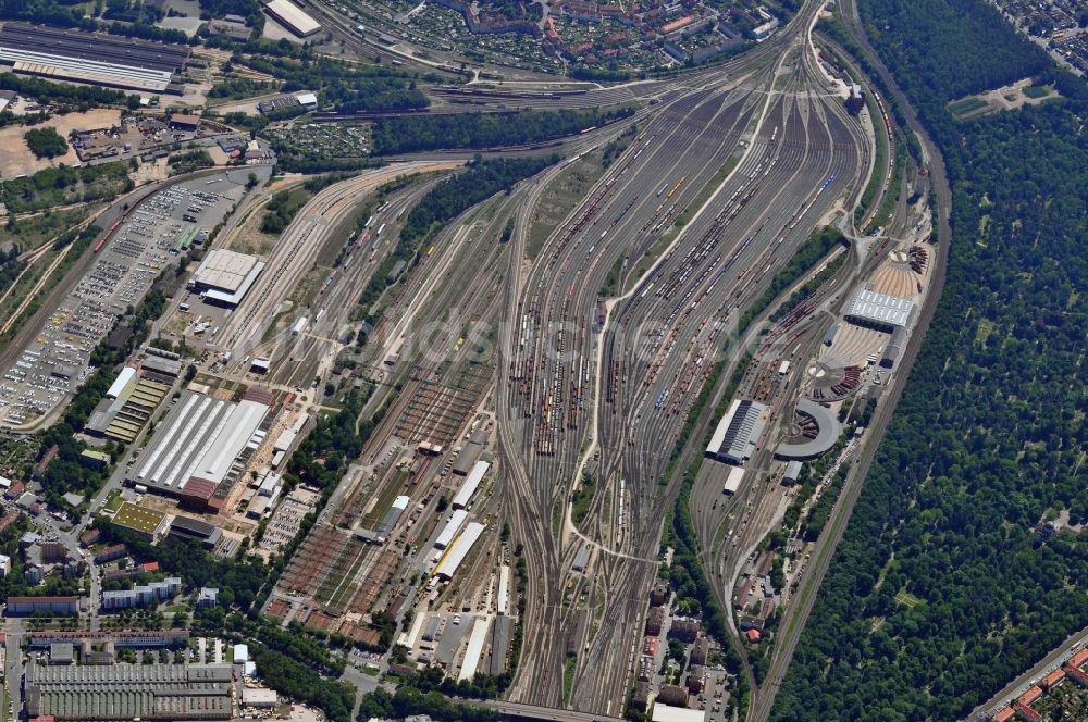 Nürnberg von oben - Gelände des Güterverkehr - Rangierbahnhof der Deutschen Bahn in Nürnberg im Bundesland Bayern