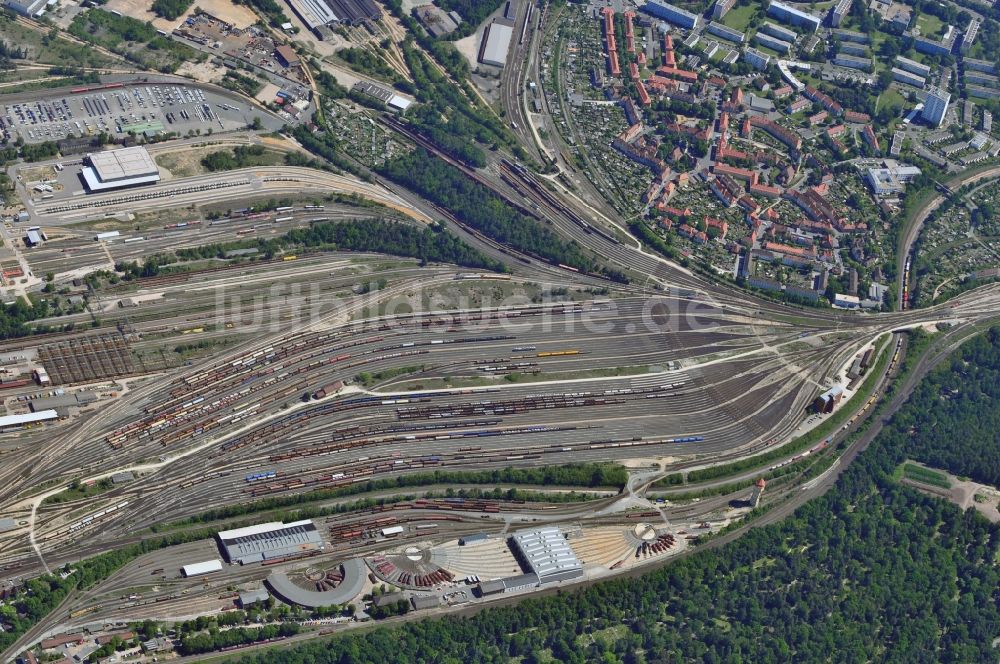 Nürnberg aus der Vogelperspektive: Gelände des Güterverkehr - Rangierbahnhof der Deutschen Bahn in Nürnberg im Bundesland Bayern