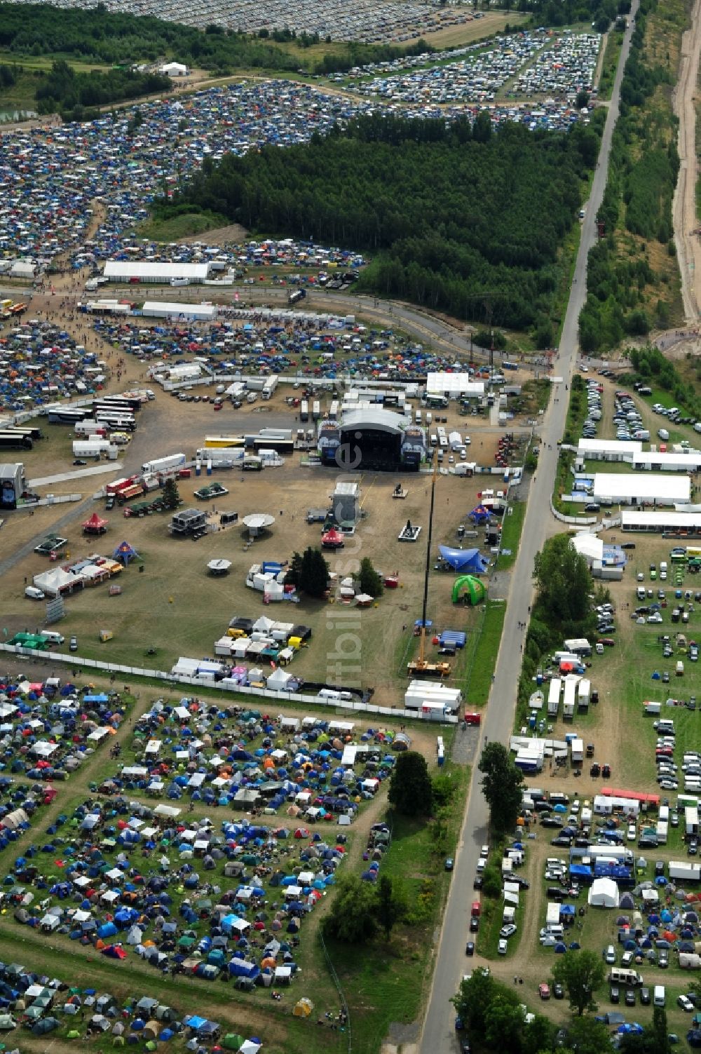 Luftaufnahme Großpösna - Gelände des Highfield Festivals, dem größten Indie - Rock Festival in Ostdeutschland am Ufer des Störmthaler Sees bei Großpösna in Sachsen