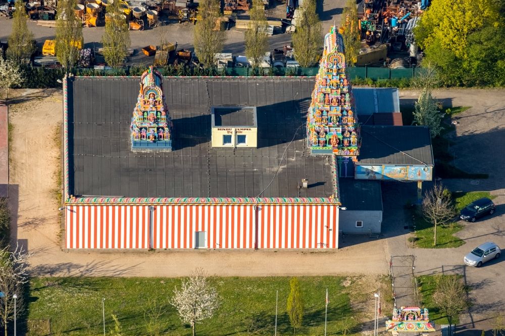 Luftbild Hamm - Gelände des hinduistischen Sri-Kamadchi-Ampal-Tempels zwischen Gewerbeflächen im Stadtteil Uentrop in Hamm im Bundesland Nordrhein-Westfalen