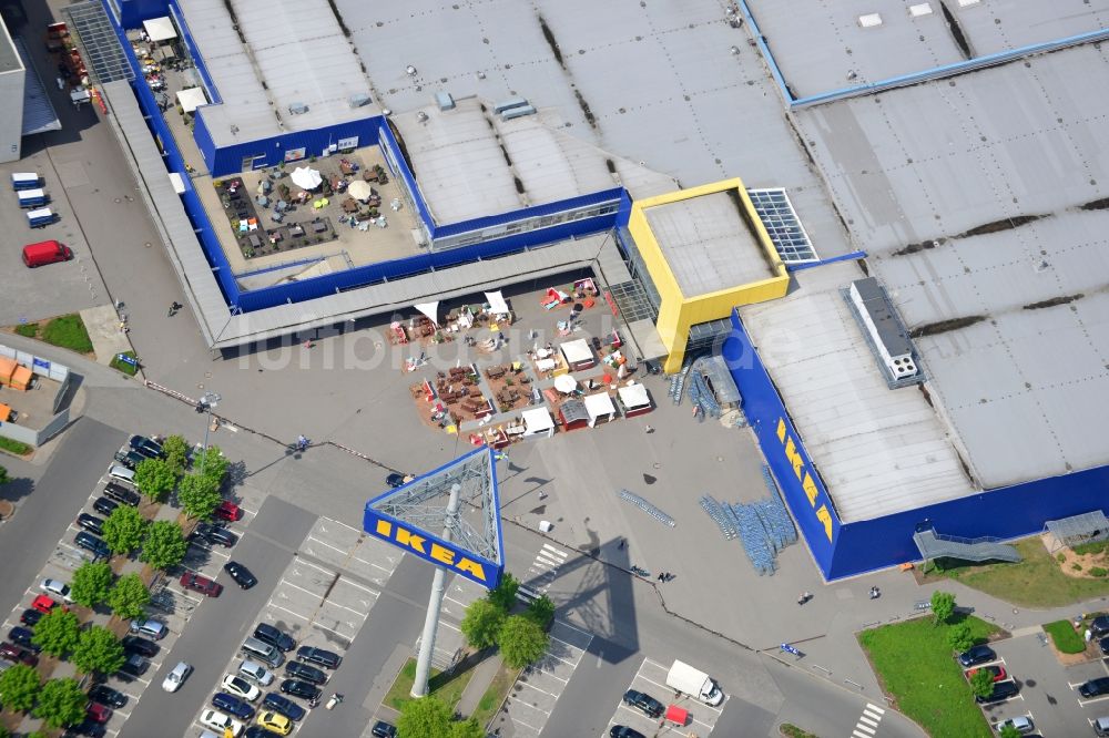Luftbild Hamburg Schnelsen - Gelände des IKEA- Möbelhaus und Einrichtungshaus am Wunderbrunnen an der Autobahnabfahrt der BAB A7 Schnelsen - Nord in Hamburg