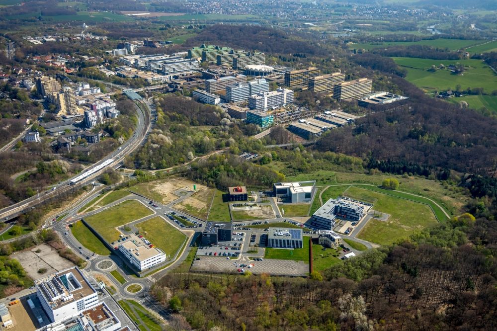 Luftaufnahme Bochum - Gelände des Innovationszentrums Gesundheitswirtschaft auf dem Gesundheitscampus im Ortsteil Bochum Süd in Bochum im Bundesland Nordrhein-Westfalen