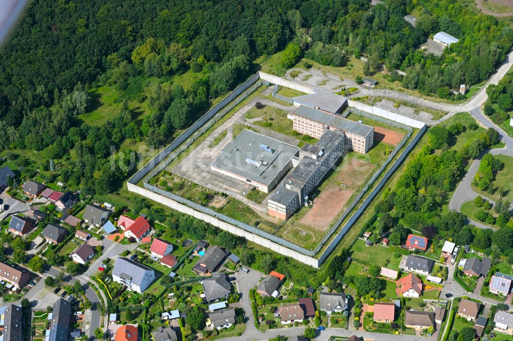 Neubrandenburg aus der Vogelperspektive: Gelände der Justizvollzugsanstalt JVA Neubrandenburg im Bundesland Mecklenburg-Vorpommern