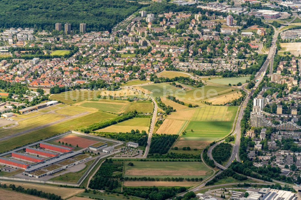 Luftaufnahme Offenburg - Gelände der Justizvollzugsanstalt JVA an der Otto-Lilienthal-Straße in Offenburg im Bundesland Baden-Württemberg, Deutschland