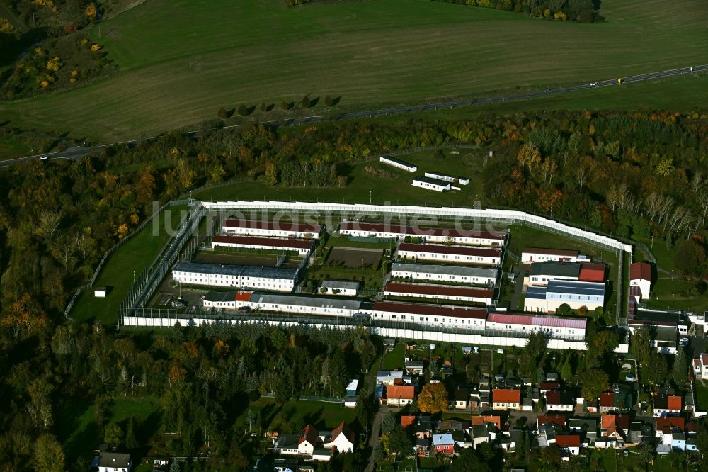 Volkstedt von oben - Gelände der Justizvollzugsanstalt JVA Am Sandberg in Volkstedt im Bundesland Sachsen-Anhalt