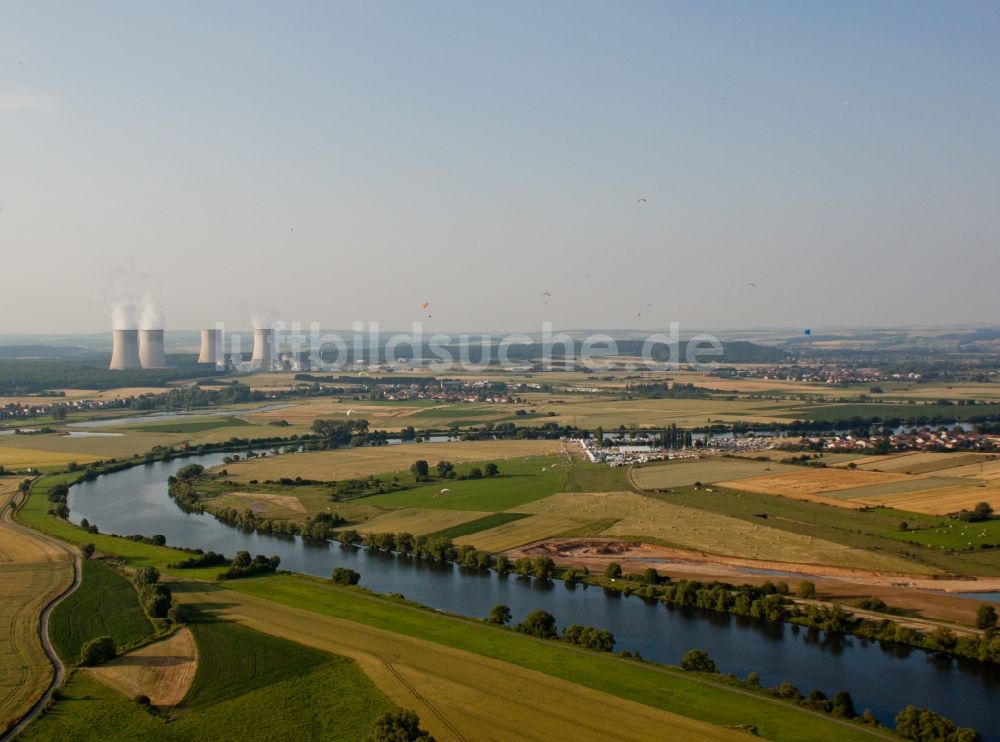 Cattenom aus der Vogelperspektive: Gelände des Kernkraftwerk in Cattenom an der Mosel in Alsace-Champagne-Ardenne-Lorraine, Frankreich