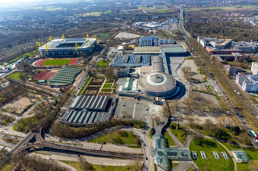 Dortmund von oben - Gelände und Messehallen der Westfalenhallen in Dortmund im Bundesland Nordrhein-Westfalen