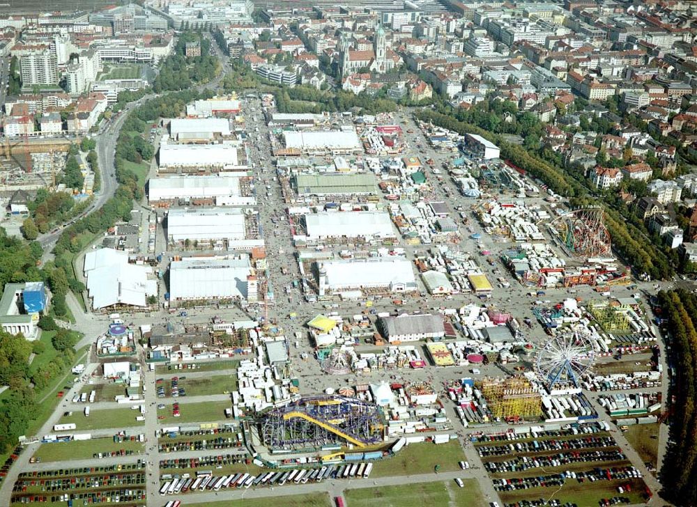 Luftbild München - Gelände des Münchener Oktoberfestes.
