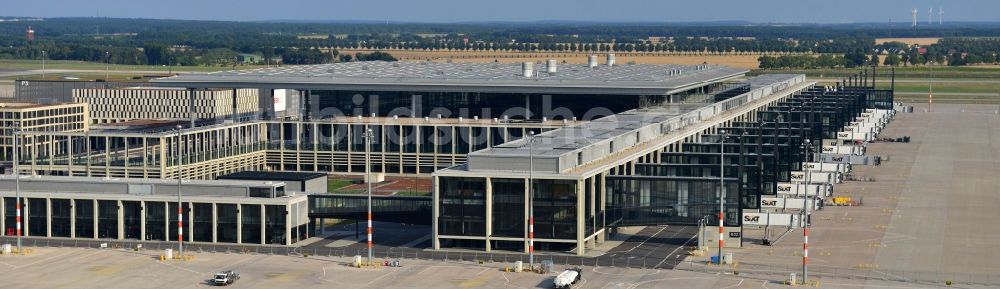 Luftaufnahme Schönefeld - Gelände des neuen Flughafens BER / BBI BERLIN BRANDENBURG AIRPORT Willi Brandt in Schönefeld im Bundesland Brandenburg