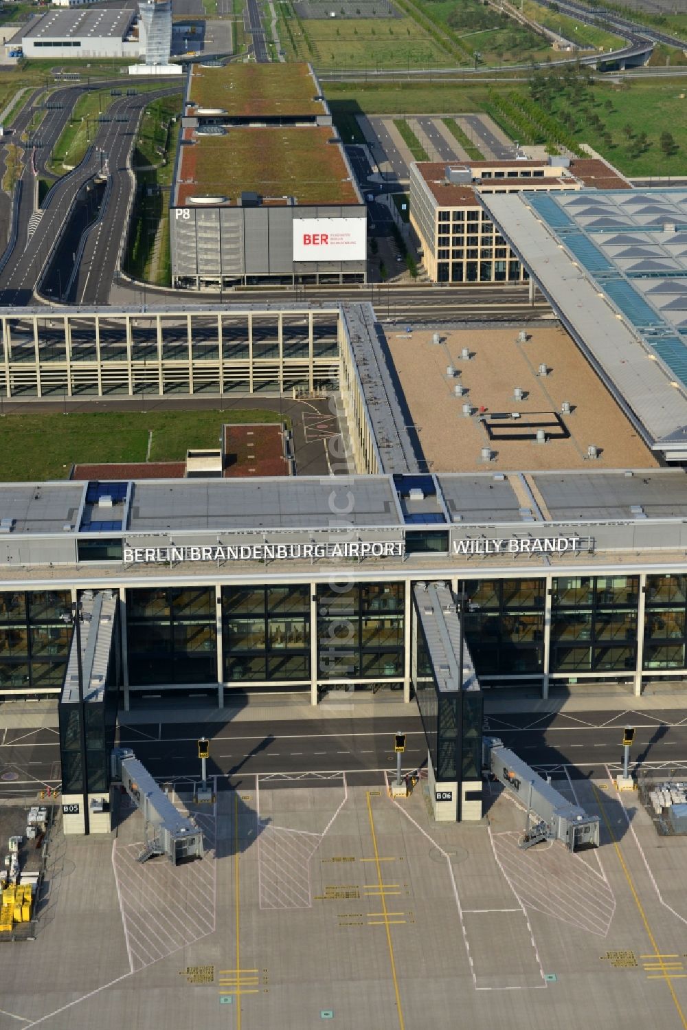 Schönefeld von oben - Gelände des neuen Flughafens BER / BBI BERLIN BRANDENBURG AIRPORT Willi Brandt in Schönefeld im Bundesland Brandenburg